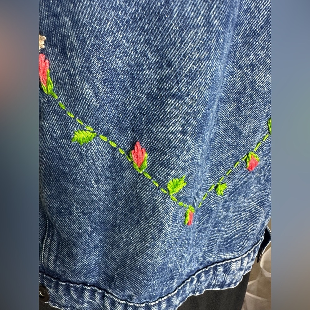 Embroidered Floral Heart Denim Vest - Blue - Picture 5 of 10